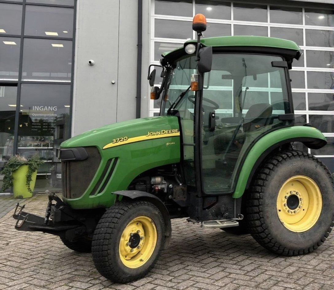 John Deere 3720 4×4