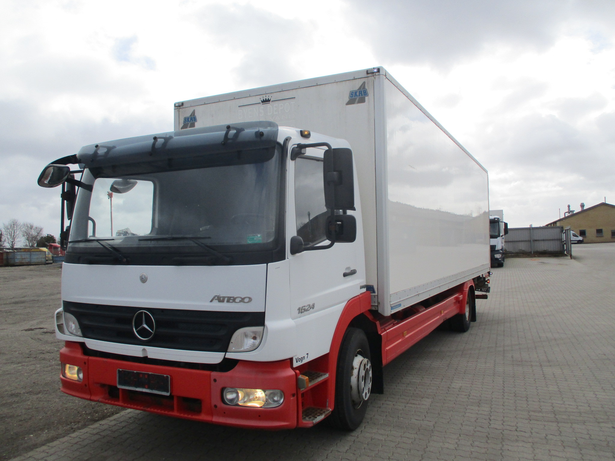 MERCEDES BENZ ATEGO 1524