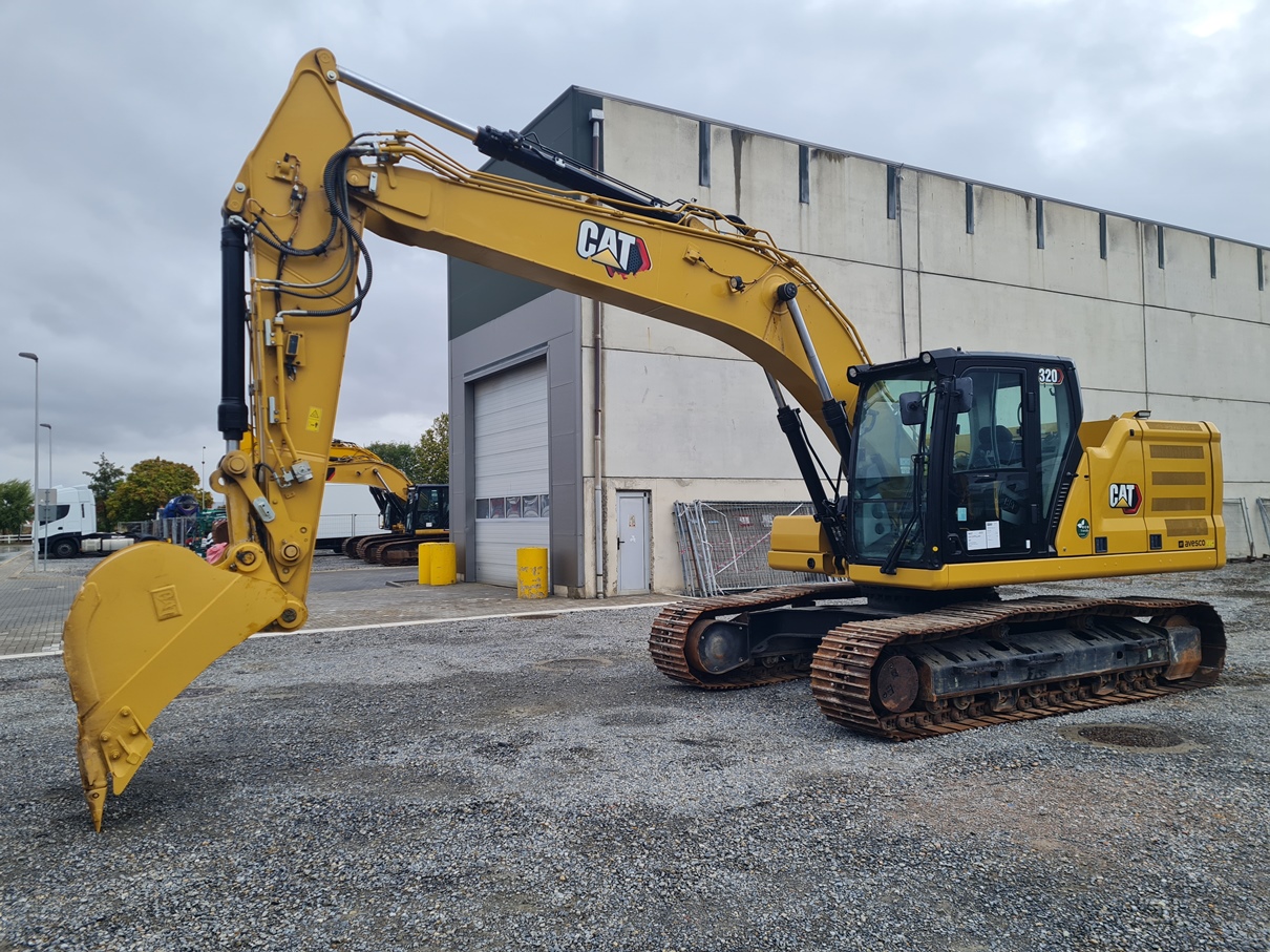 CAT 320